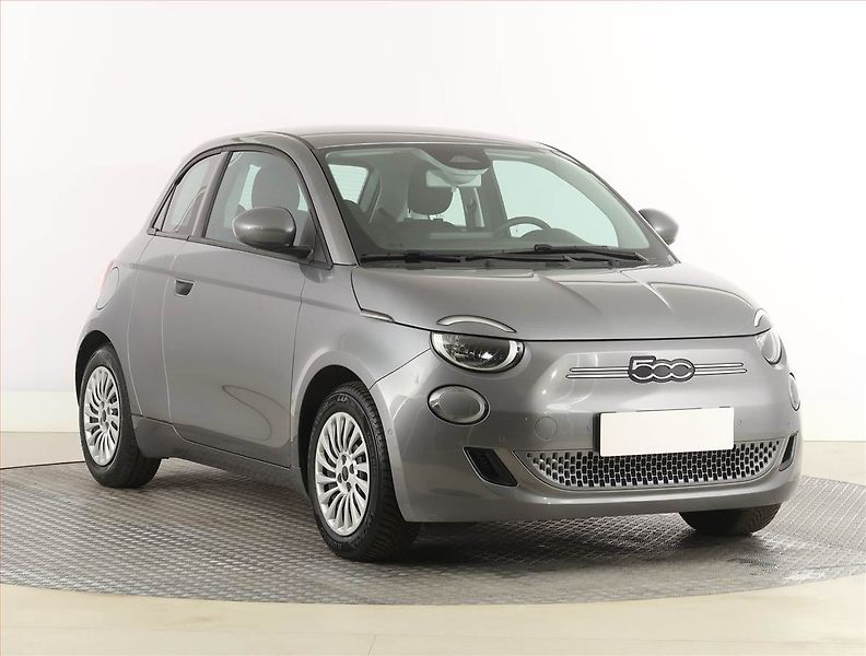 Fiat 500e (2023) 42 kWh, SoH 95%, digi klima - fotka 1 z 21