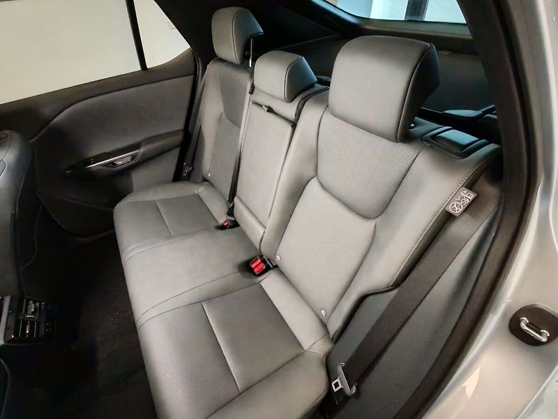 Lexus RZ 450e 450e Executive 4x4 - fotka 22 z 40
