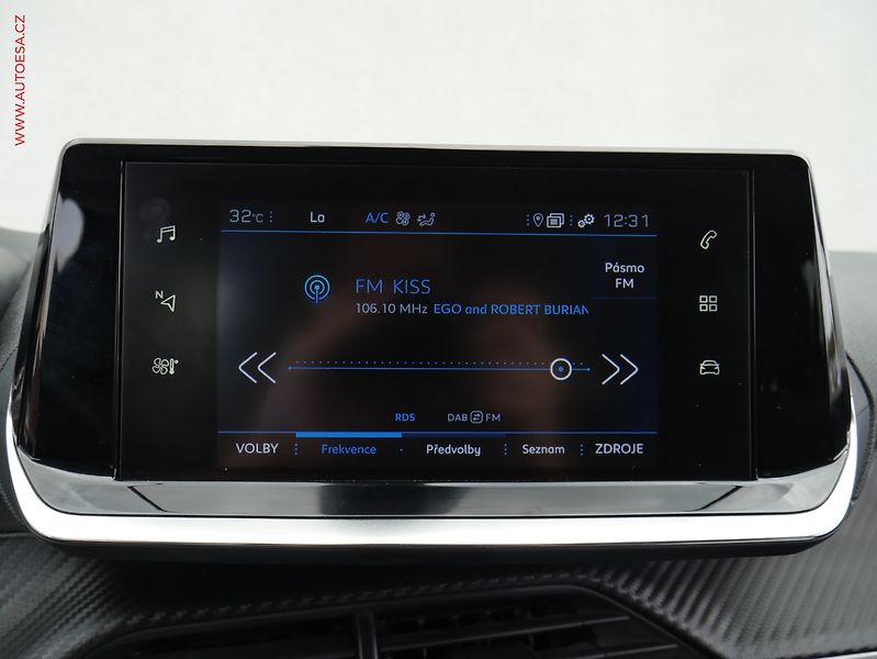Peugeot 208 (2021) 1.2PT, Allure, LED, navi - fotka 16 z 20