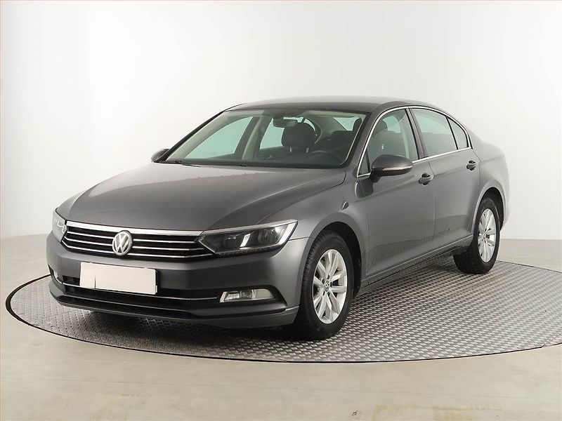 Volkswagen Passat (2016) Business 2.0 TDI, Automat - fotka 2 z 18