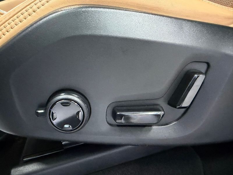Volvo XC90 B5 AWD INSCRIPTION, ACC, LED, - fotka 23 z 30