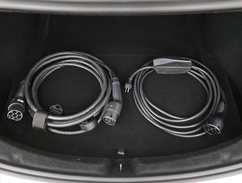 Tesla Model 3 (2023) Standard Range 60kWh, SoH 98% - fotka 32 z 32