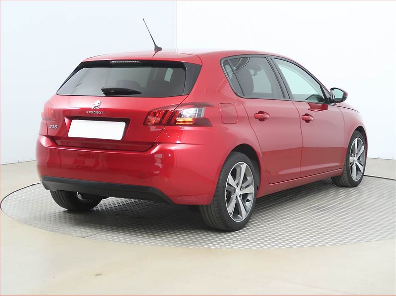 Peugeot 308 (2018) 1.2 PureTech, ČR,1.maj - fotka 5 z 16