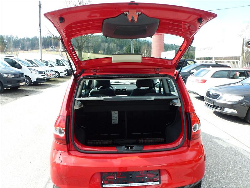 Volkswagen Fox 1,2 HTP 12V - fotka 19 z 41