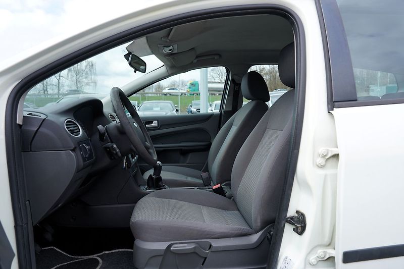 Ford Focus 1.8 TDCI/klima/stereo/nová STK - fotka 19 z 35