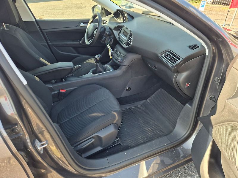 Peugeot 308 1.6HDi 73kw, tažné, ČR, 2.maji - fotka 10 z 19