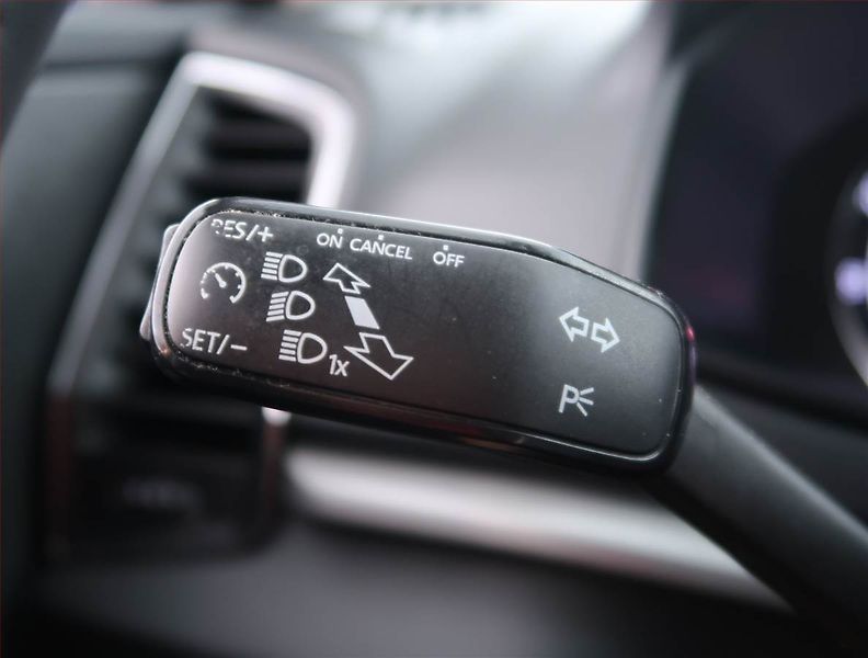 Škoda Karoq (2020) Ambition 1.0 TSI, Navi - fotka 18 z 20