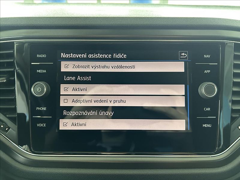 Volkswagen T-Roc 1,5   TSI 110kW,STYLE,TAŽNÉ - fotka 17 z 28