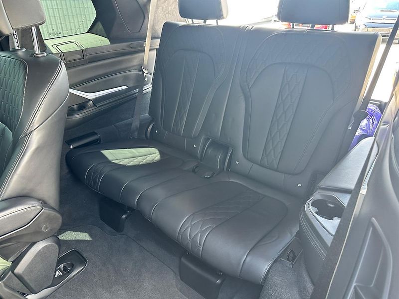 BMW X7 M50i - fotka 13 z 23