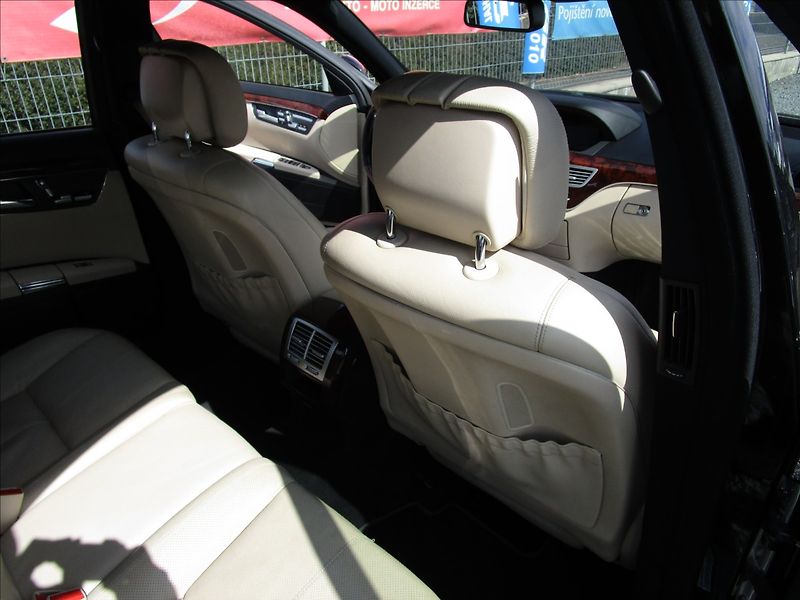 Mercedes-Benz Třídy S S 420CDi V8 AMG - fotka 36 z 59