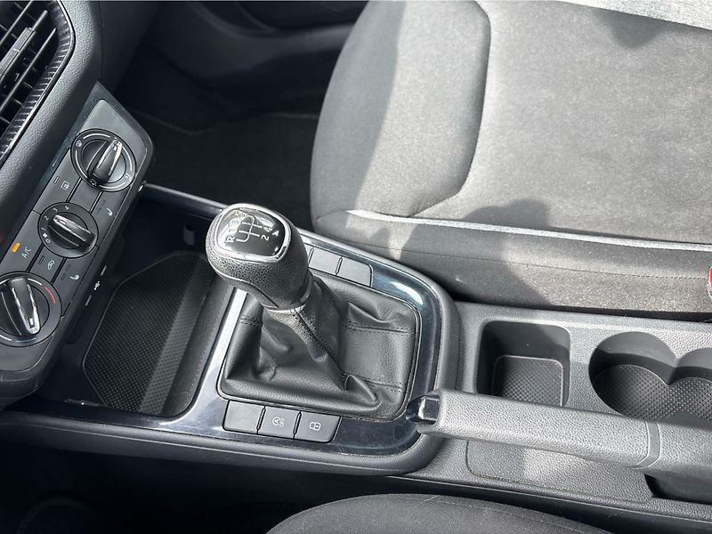 Škoda Fabia 1,0 MPI 48 kW ACTIVE - fotka 21 z 26