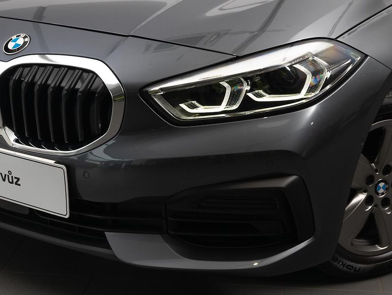 BMW Řada 1 118i - fotka 7 z 21