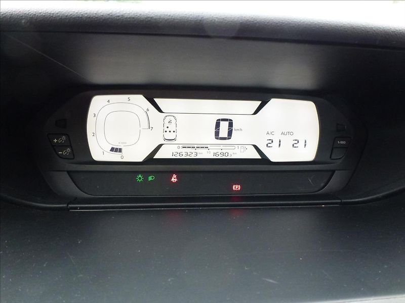 Citroën C4 Picasso 1,2 PureTech 110 MAN  SpaceTou - fotka 34 z 51