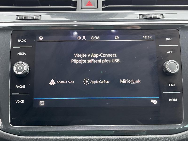 Volkswagen Tiguan 2.0TDi 110kW Elegance - fotka 24 z 30