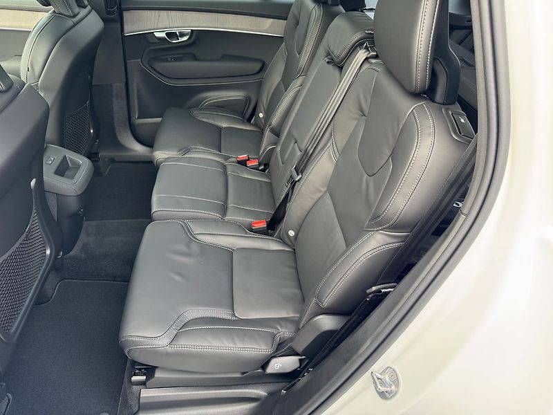 Volvo XC90 PLUS B5, 360°, VZDUCH - fotka 12 z 24