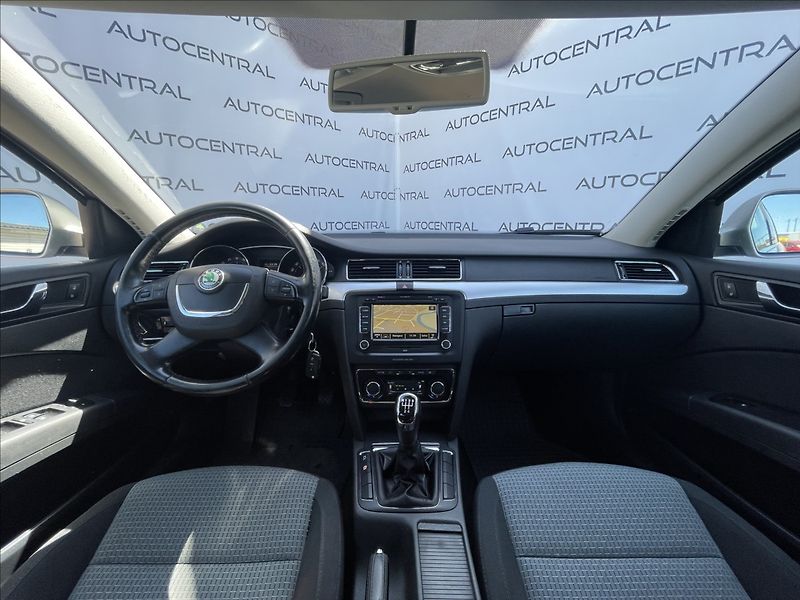Škoda Superb 1,6 TDi.77kw - fotka 20 z 26