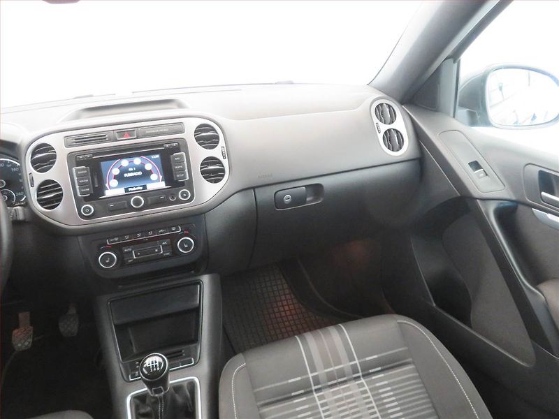 Volkswagen Tiguan (2015) 2.0 TDI, Serv.kniha, Navi - fotka 8 z 17