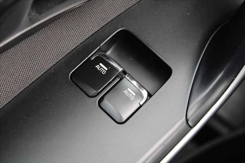 Kia Ceed 1,4 i  NOVÉ V ČR - fotka 16 z 21