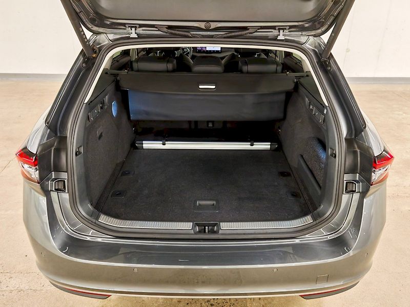 Škoda Superb (2024) Combi 2.0 TDI 142 kW DSG 4x4 L - fotka 31 z 34