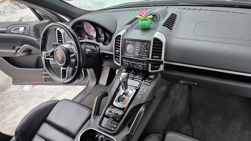 Porsche Cayenne (2016) 4.2tdi V8 VZDUCH CZ LED ZÁRUKA - fotka 13 z 13