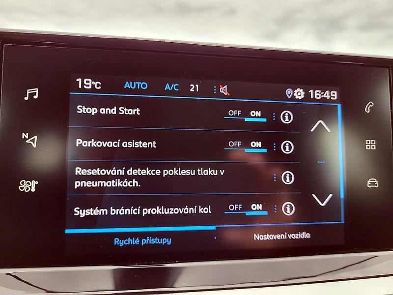 Peugeot 2008 1.5 BlueHDi 102k ACTIVE *ČR - fotka 14 z 46