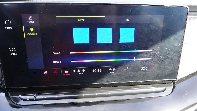 Škoda Octavia Kom.2.0TDi taž.zař. Style plus - fotka 10 z 25