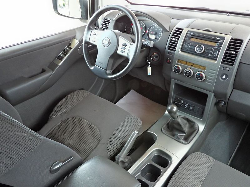 Nissan Pathfinder 2.5dCi 126kW Manuál Style - fotka 18 z 29