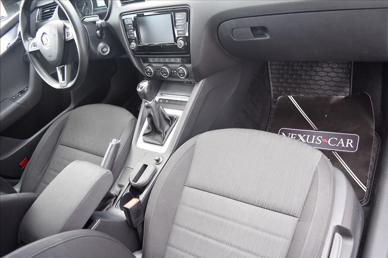 Škoda Octavia 1,6 TDI 81KW PO ROZVODECH - fotka 22 z 48