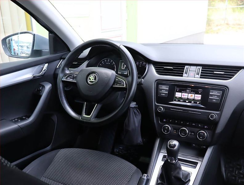 Škoda Octavia (2016) 1.6 TDI, Serv.kniha, Tempomat - fotka 7 z 17