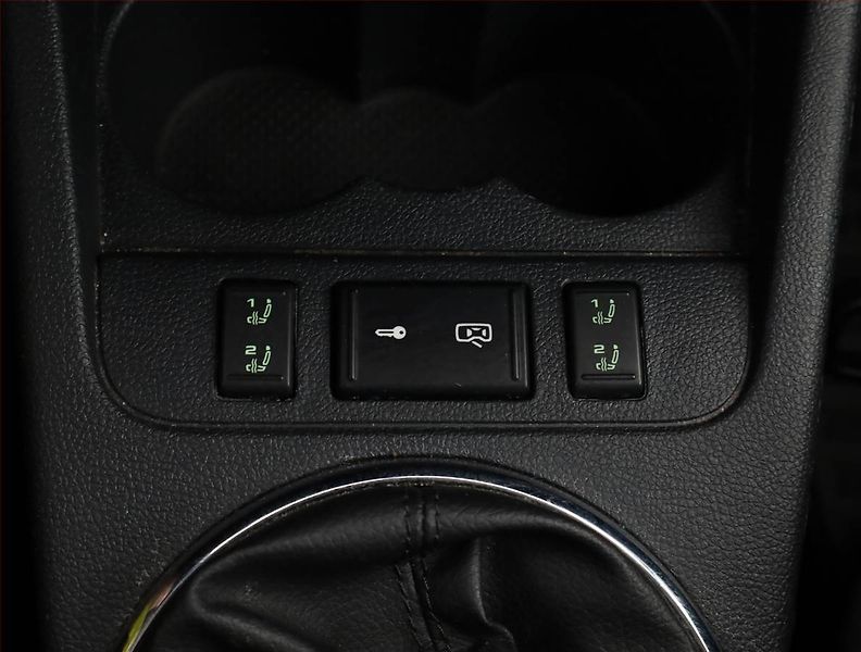 Škoda Fabia (2014) Ambiente 1.2 TSI, Serv.kniha - fotka 10 z 17