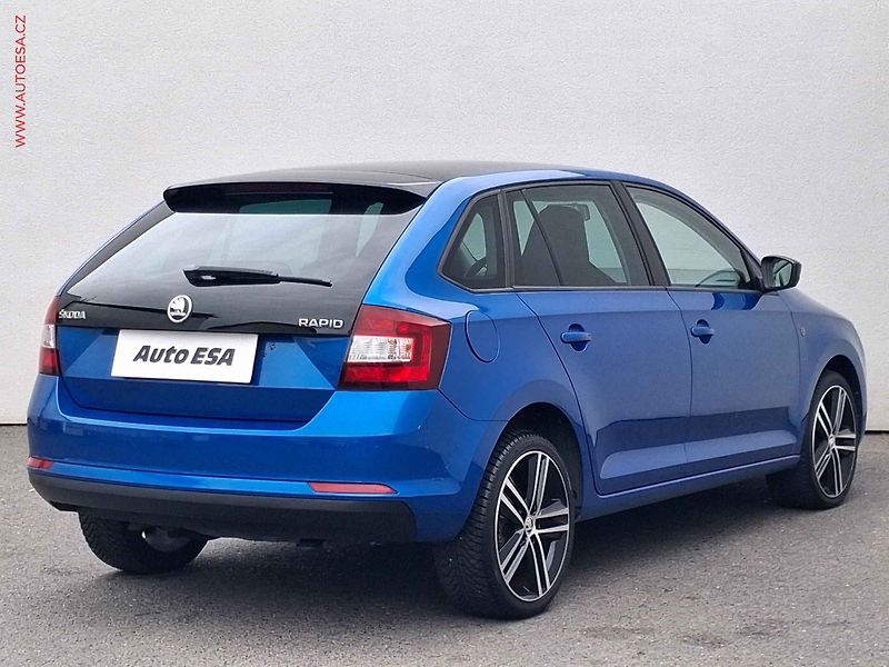 Škoda Rapid (2015) 1.2 TSi, Sport, xenon, panor - fotka 4 z 17