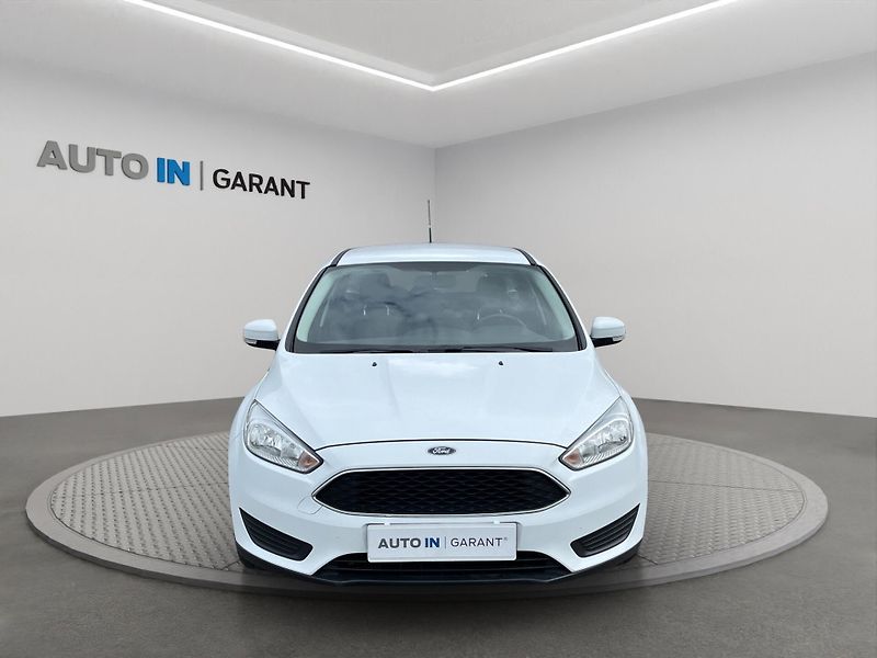 Ford Focus (2016) 1.0 74kw, ČR, 1.maj, serv.knih - fotka 2 z 21