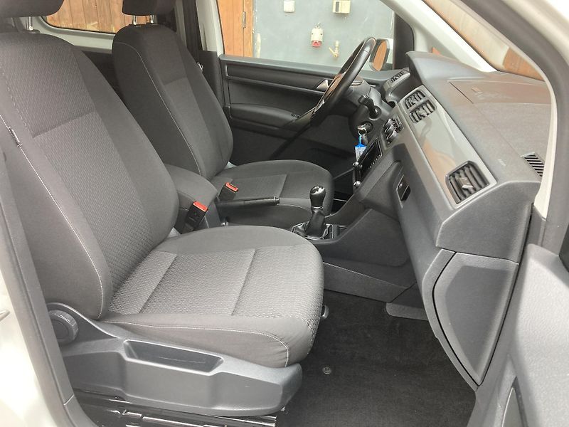 Volkswagen Caddy (2017) 1,4 TGi CNG tažné - fotka 15 z 19