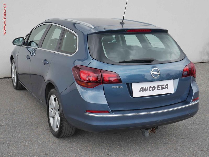Opel Astra (2013) 1.4T, ČR, Klima - fotka 6 z 16