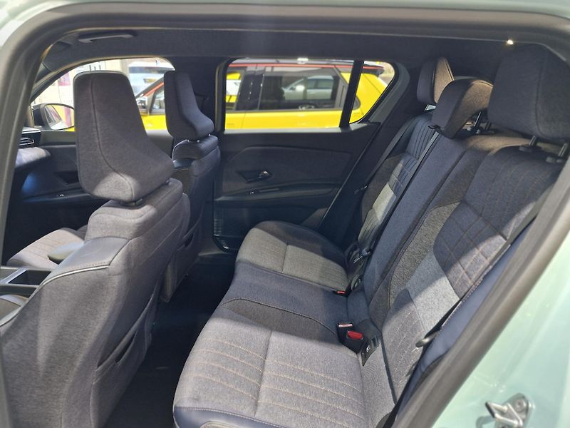 Renault 4 E-TECH (2026) techno 150 k comfort range - fotka 6 z 8