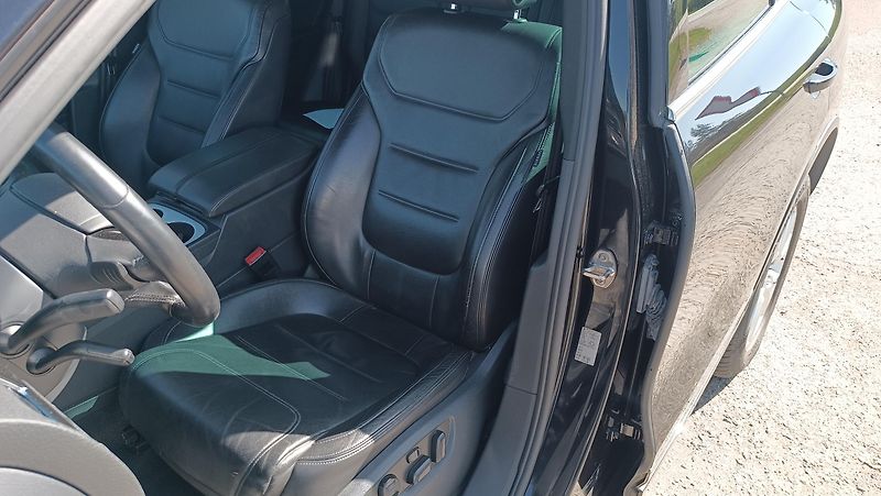 Volkswagen Touareg 3,0TDi 176kW Nové v ČR - fotka 17 z 44