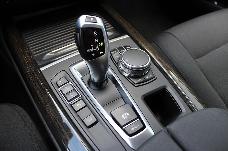 BMW X5 xDrive30d - fotka 13 z 30