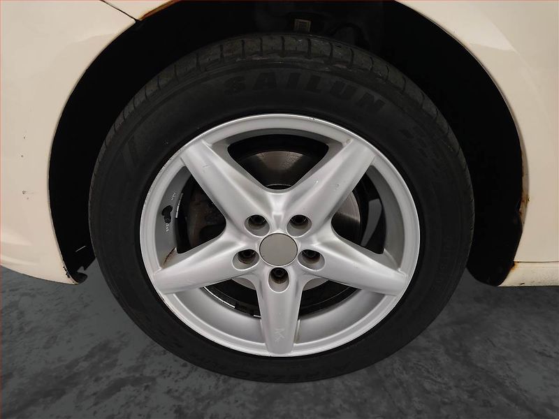 Volkswagen Touran (2011) 1.6 TDI, po STK, Tažné - fotka 15 z 17