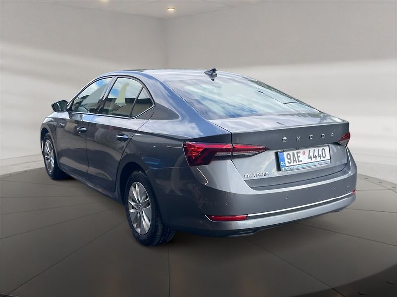 Škoda Octavia 2,0 TDI Ambition - fotka 4 z 11