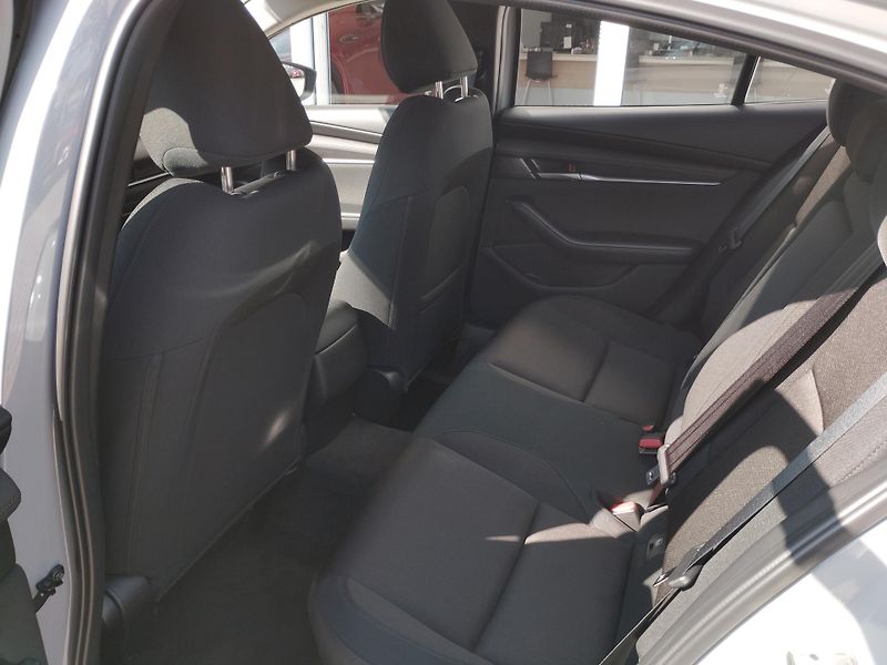 Mazda 3 (2026) SDN 2,5 MT, Centre-line, AKCE! - fotka 16 z 24