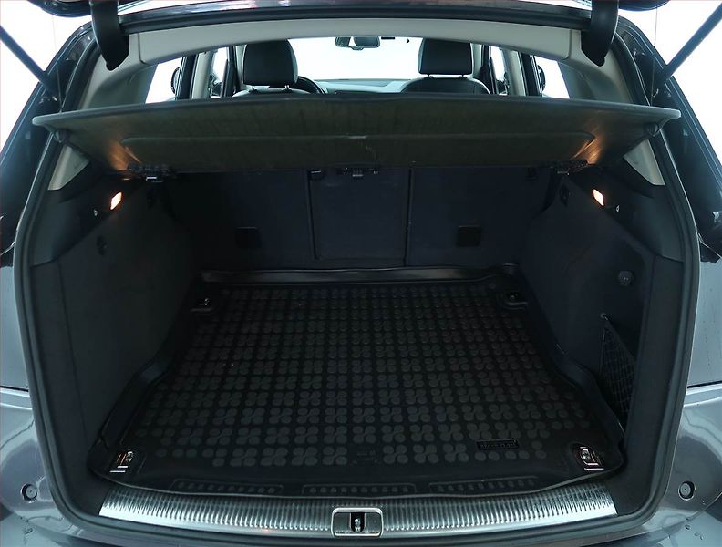 Audi Q5 (2009) Exclusive 2.0 TDI, 4X4 - fotka 14 z 19