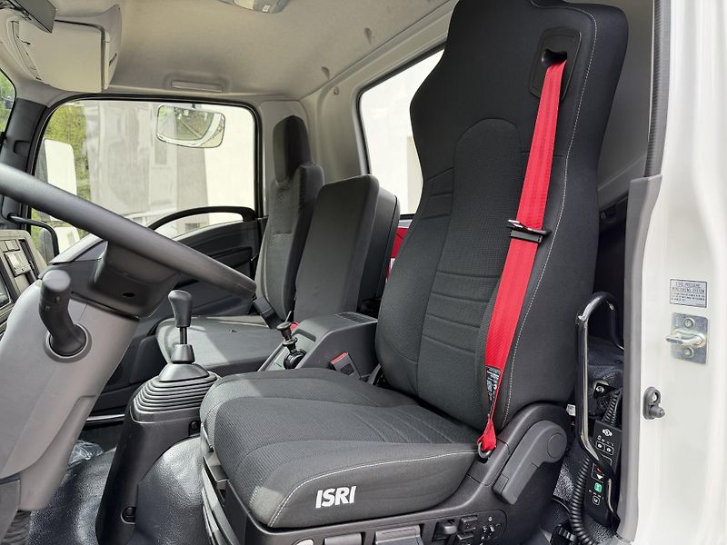 Isuzu F11 (2026) 5.2L, 240k, MT6, Hákový nosič - fotka 12 z 35