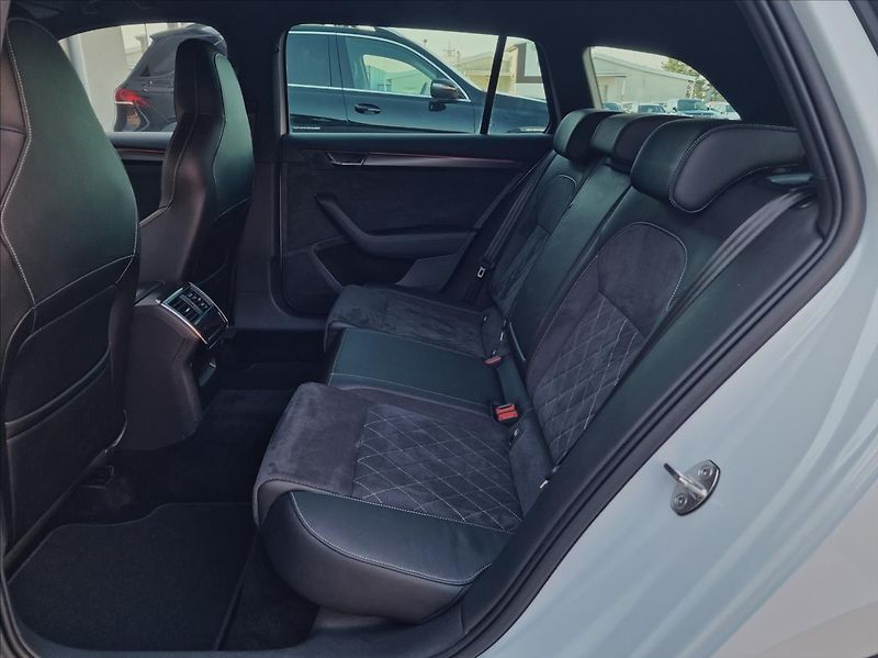 Škoda Superb 2.0TDI 147kW 4x4 DSG Sportline - fotka 17 z 50