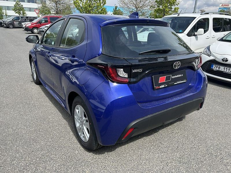 Toyota Yaris 1.5 Hybrid ODBĚR ihned - fotka 8 z 27