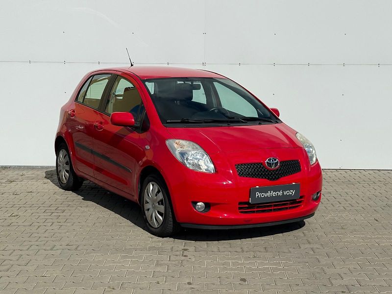 Toyota Yaris 1.3 VVT-i 64kW - fotka 6 z 26