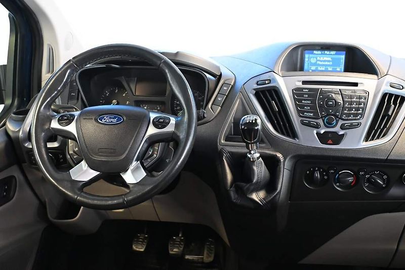 Ford Tourneo Custom (2014) 2.2 L1H1 8 Míst klima kamera 1 - fotka 14 z 30