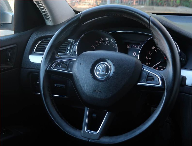 Škoda Superb (2013) Ambition 2.0 TDI, Automat - fotka 18 z 20