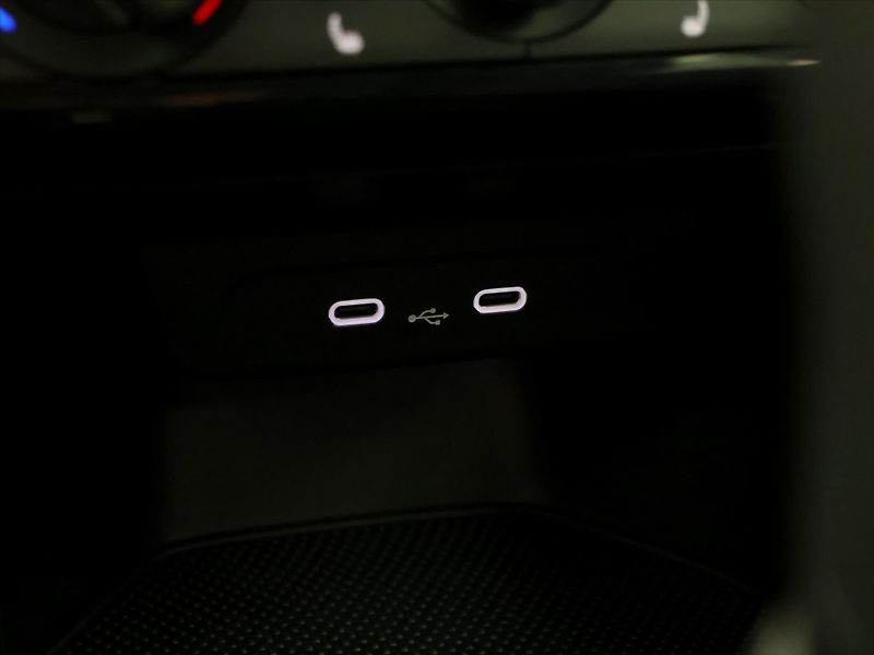 Škoda Fabia 1,0 TSI 85kW 130Let CZ Záruka - fotka 25 z 34