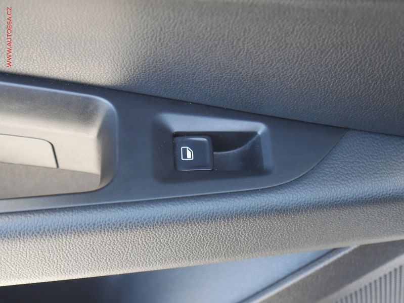 Seat Leon (2015) 1.4 TSi, LED, AC, temp. - fotka 12 z 20