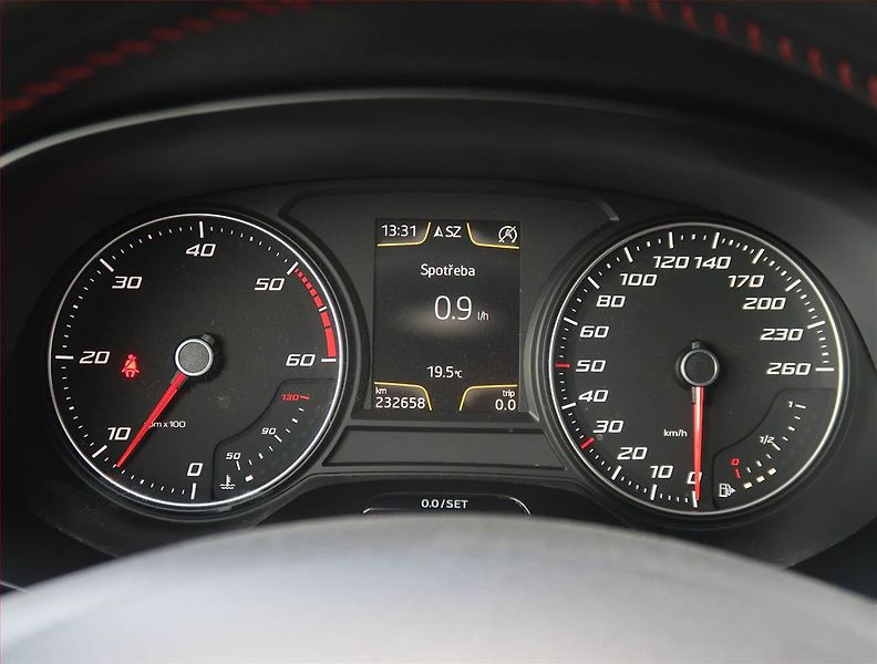 Seat Leon (2015) 2.0 TDI FR, Automat, Navi - fotka 11 z 19